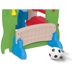 Gros plan sur Grow'n Up 5en1 Sport Club House avec but de foot et ballon.