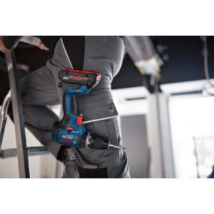 Avvitatore a percussione a batteria Bosch Professional GSB 18V-55 con batteria sulla cintura, blu.
