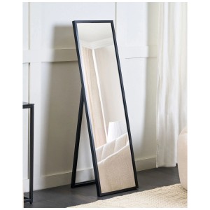 Specchio da terra nero Torcy, 40x140 cm, in un moderno spazio abitativo. Design elegante.