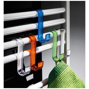 Crochets de radiateur Diaqua en plastique violet, transparent et autres couleurs.