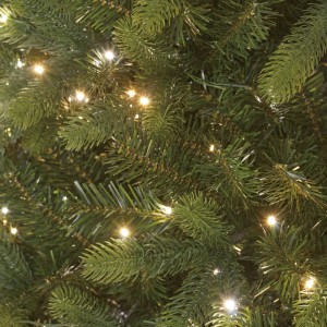 Ghirlanda di abete artificiale verde con luci LED bianche calde, aghi dettagliati.