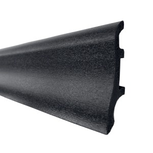 Plinthe noire System 13, 50x22 mm, longueur 2500 mm. Plinthe pour une finition murale élégante.