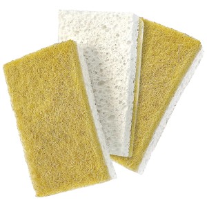 Trois éponges Peggy Perfect: côté fibre d'agave jaune, côté polaire blanc. Idéales pour cuisine.