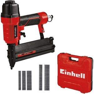 Einhell TC-PN 50 graffettatrice pneumatica con accessori e valigetta. La graffettatrice è rosso/nera.