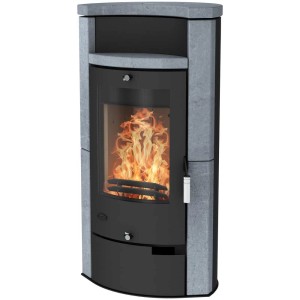 Poêle à bois Fireplace Hamburg en stéatite avec feu et compartiment à bois.