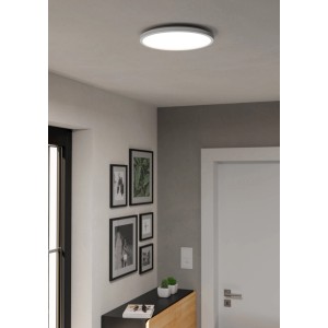 Plafonnier LED Eglo Rovito blanc et rond (Ø 30 cm) dans le couloir.