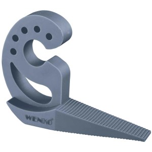 Fermaporta blu Wenko Multi-STOP® in termoplastica flessibile, utilizzabile anche come protezione anti-pizzico.
