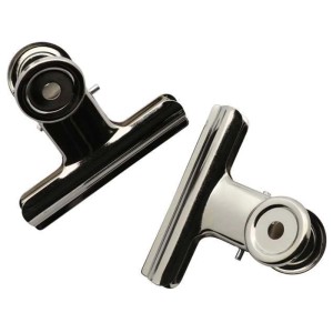 Zwei glänzende Glorex Metallscharnier-Clips 63 mm. Ideal für Haushalt, Notizen, Fotos und Verpackungen.