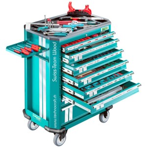 Servante d'atelier Technocraft Swiss Team Wood avec 282 outils, partiellement ouverte, sur roulettes.