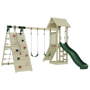 Parco giochi OutdoorToys Kiruna con scivolo, altalene e parete da arrampicata. Legno naturale, scivolo verde.