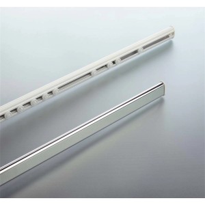 Barre de douche en L Spirella Surprise, chrome et blanc, avec glisseurs.