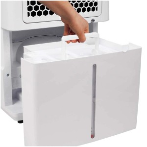Déshumidificateur Emerio 20L blanc avec réservoir d'eau amovible.