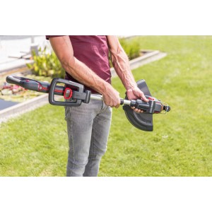 Al-Ko tagliabordi a batteria GT 1825 in uso: pratico tagliabordi per bordi del prato precisi, batteria compatibile con Bosch.