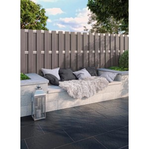 Kann Sincera dalle de terrasse anthracite 60x40 : Dalles bétonnées sur terrasse avec coin salon.