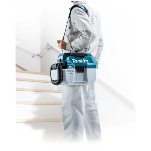 Aspirateur sans fil Makita DVC750LZX1 avec bandoulière, idéal pour le nettoyage d'atelier.