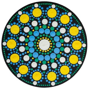 Stencil Aladine Dot Art, motivo mandala su tavola rotonda in MDF, ideale per dot painting.