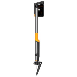 Erbacciaio ergonomico Fiskars, arancio-nero, per una comoda lavorazione del terreno.