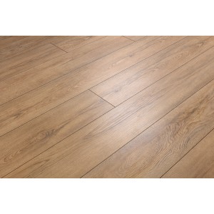 Stratifié Kaindl Poseidon Malibu Oak, 7mm, résistant à l'eau, aspect bois clair avec rainures.