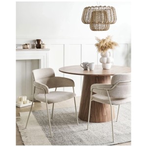 2er Set Beliani Esszimmerstühle Paonia, hellbeige Chenille mit Armlehnen und Metallgestell.