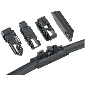 Spazzola tergicristallo Bosch Aerotwin APX26 con adattatori per montaggio facile e pulizia ottimale.