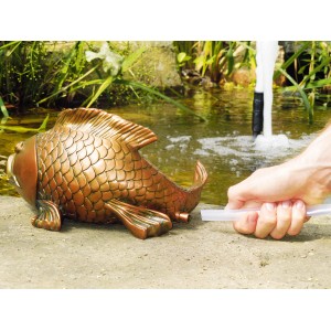 Heissner Statuetta da laghetto Pesce grande in poliresina effetto rame con raccordo per tubo.