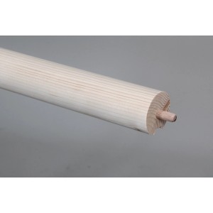 Main courante en hêtre massif, longueur 150 cm, pour intérieur. Gros plan de l'extrémité avec connecteur.