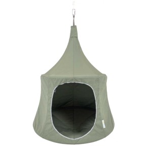 Tenda sospesa verde TreePod Lounger 4 per rilassarsi in giardino o in casa.