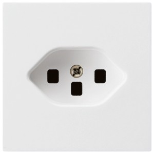 Prise blanche Hager Kallysto T23 avec insert et plaque frontale pour intérieur.