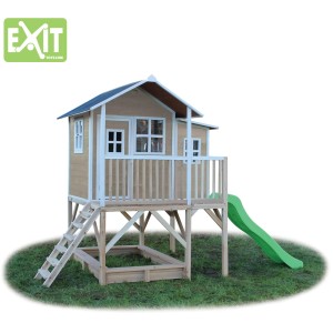 EXIT Loft 550 casetta in legno con scivolo, sabbiera e scala in giardino.