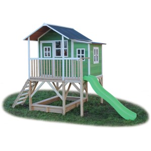 Casetta da gioco in legno EXIT Loft 550 verde con scivolo, sabbiera e scala. Ideale per far giocare i bambini in giardino.