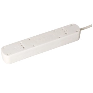 Bloc multiprise blanc Basic Line avec 7 prises de type 13.
