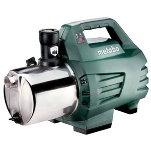 Metabo Gartenpumpe P 6000 Inox mit grünem Gehäuse und glänzendem Edelstahl-Pumpenkopf. Ideal für Wasserversorgung.