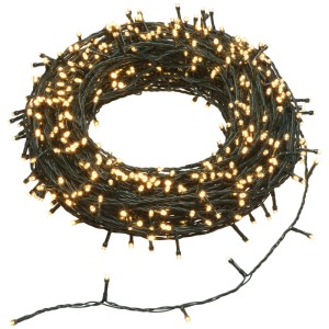Guirlande lumineuse LED OBI avec 720 LED blanc chaud et câble vert, enroulée pour décoration de Noël extérieure.