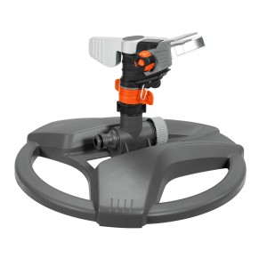Arroseur oscillant Premium Gardena avec traîneau pour l'arrosage du gazon. Secteur réglable, gris/orange.