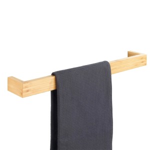 Wenko Handtuchhalter Bambusa, 60 cm, aus braunem Bambus mit grauem Handtuch.