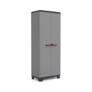 Armadio portascope Keter Stilo in plastica grigia, 173x68x39 cm, con due ante e maniglie rosse.