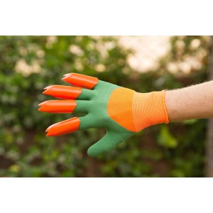 Guanti da giardinaggio verdi con artigli arancioni per giardinaggio.