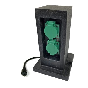 Torre presa nera per giardino con due prese verdi per sistema Easy Connect.