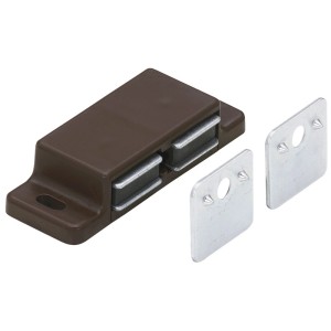 Loqueteau magnétique marron en plastique avec 2 contre-plaques pour accessoires de meubles.