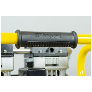 Gros plan de la poignée du compresseur jaune Stanley SXCMS1350 Silent Vertical 50 l.
