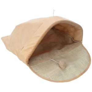 Cuccia per gatti beige in peluche con area per graffiare in sisal e pallina gioco.