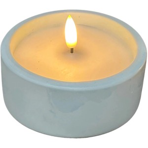 Blaue LED-Kerze im Zement-Topf mit warmweissem Flackerlicht und Timer. Runde Form, Ø 10 cm, für gemütliche Stimmung.