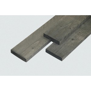 Planche de bois brut grise (3 m) pour usage extérieur.