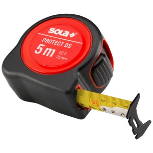 Sola Rollmeter Protect DS 525 : Mètre ruban avec boîtier noir, accent rouge et ruban jaune.