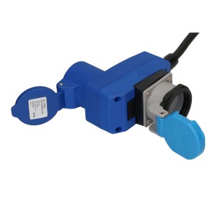 Rallonge CEE maxCamp, 1,5m, noire, avec prise CEE bleue et connecteur coudé pour usage extérieur.