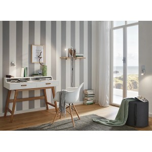 Lampe à pince LED Briloner blanche sur un bureau dans un bureau moderne.