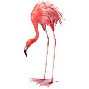Dekorativer Flamingo aus Metall für den Garten, sortiert. Gartendeko mit exotischem Flair.