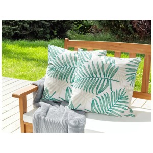Lot de 2 coussins de jardin Poggio motif végétal beige, 45x45 cm, sur un banc de jardin.