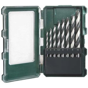 Coffret de forets à bois Metabo, jeu de 8 forets de différents diamètres dans un boîtier vert.