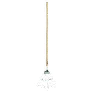 Râteau à feuilles en acier inoxydable avec manche en bois pour le jardinage.